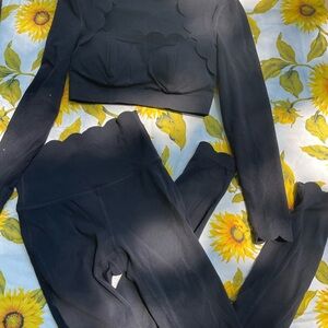 Wiskii Black Scalloped Long Sleeve Crop Top and Leggings Set